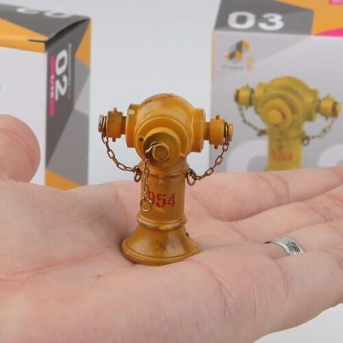 Diecast 1:18 Simulation Model City Road Fire Hydrant Toy Diy Scene with Collection and Display Keychain Exquisite Jewelry