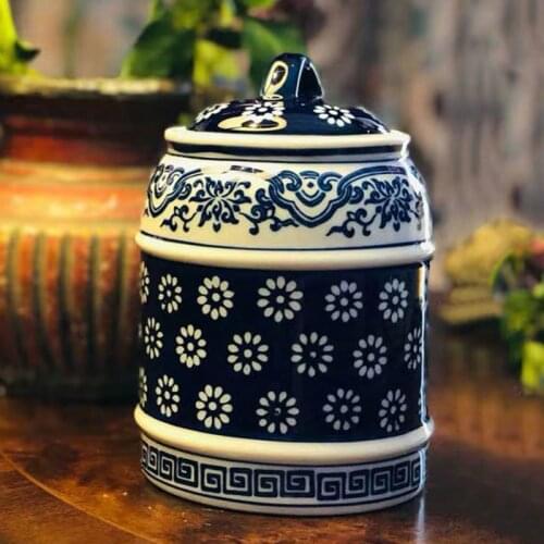 Home Decoration Blue and White Porcelain Storage Jar with Lid Decoration Tea Leaf Sealed Jar Living Room Tea Table Decoration
