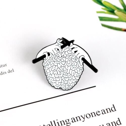 Hands Weaving the brain enamel pins Custom Punk Creative brooches Vintage black and white Lapel pin badge Shirt bag jewerly gift