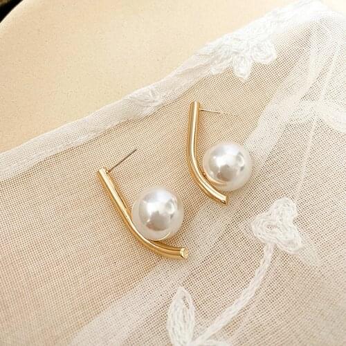 Contracted Fashion NEW Metal Pearl Earring Women Retro Geometric Earrings Adorn Article