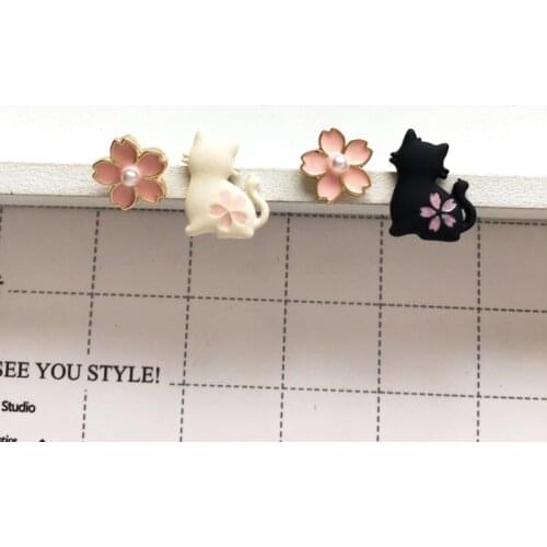 Korean Japan Ethnic Asymmetric Cat and Flower Stud Earrings for Women Girl Spray Gold Color Metal Small Statement Earrings Gift