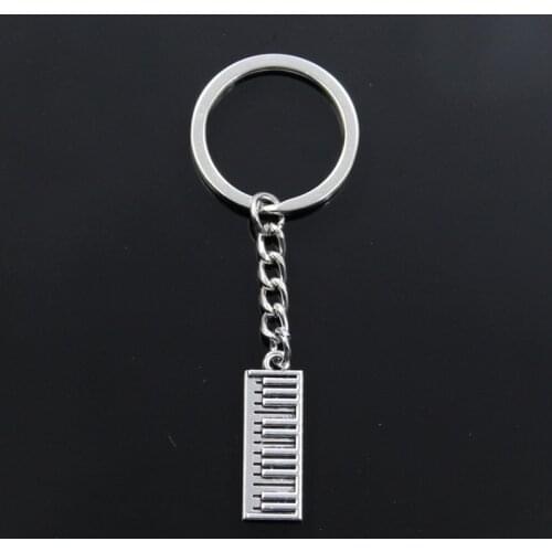 New Keychain 30x10mm Electronic Organ Piano Pendants DIY Men Car Key Chain Ring Holder Keyring Souvenir Jewelry Gift