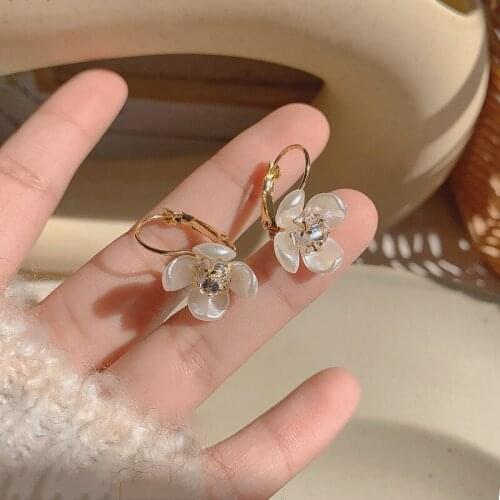 Korean Zirconia Petal Hoop Earrings Elegant Flower Pendant Eardrop Beautiful Vacation Party Jewelry Dangler For Women Girl Gifts