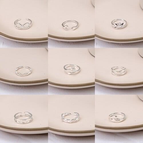 Black Silver Plated Wave Twisted Branch Hollow Star Figure Eight Heart Swan Feather Braided Cross Rose Fox Alloy Rings For Women