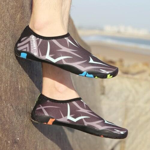 New Lightweight Aqua Shoes For Man Quick Dry Swim Woman Water Sneakers Upstream Flat Shoes Outdoor Slip-on Beach Sneakers 5z