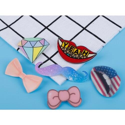 Korean Cute Cartoon Lips Rhinestone Acrylic Brooch For Women Clothes Badge Icons On The Backpack Brooches Pins Badges Kids Gift