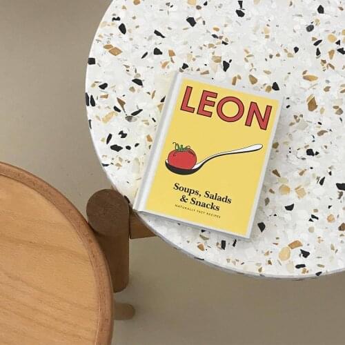 Ins Han Fengdong Gate Net Red Photo Notebook Hard Shell Leon Students Pose Photo Props Blank Notebook