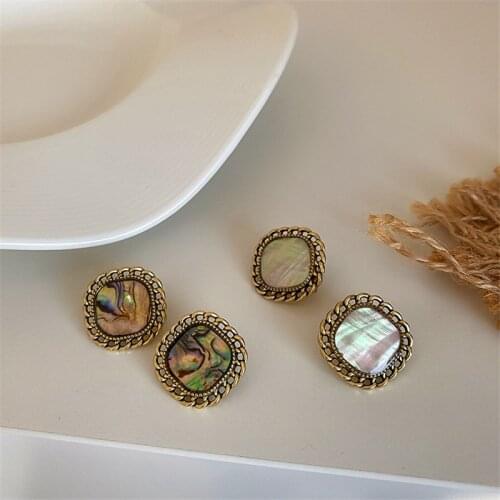 French Retro Geometric Square Chain Shell Stud Earrings Simple Chic Earrings Cold Wind for Women Girl Hollow Party Jewelry