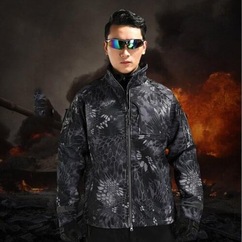HOT2017 Outdoor Winter Thicken Fleece commanders camouflage Shark Skin softshell jacket men hiking camping hunting cargo clothes