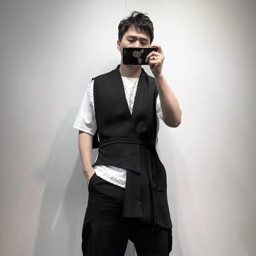 Original designer of street Yamamoto style with irregular personality, loose and sleeveless hem, Casual Short vest fashion