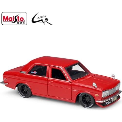 Maisto 1:24 Model Car Simulation Alloy Racing Metal Toy Car Children Toy Gift Collection 1971 Datsun 510 Modified Version