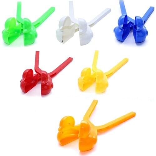 Cartoon Lovely Duck Shaped Snowball Maker Clip Children Outdoor Winter Snow Sand Mold Tool Creative Outdoor Fun & Sports