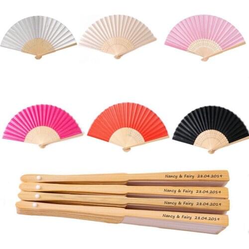 50pcs/lot Personalized Bride & Grooms Name & Date Silk Wedding Hand Fan Decoration Favors with Organza Gift Bags Free shipping