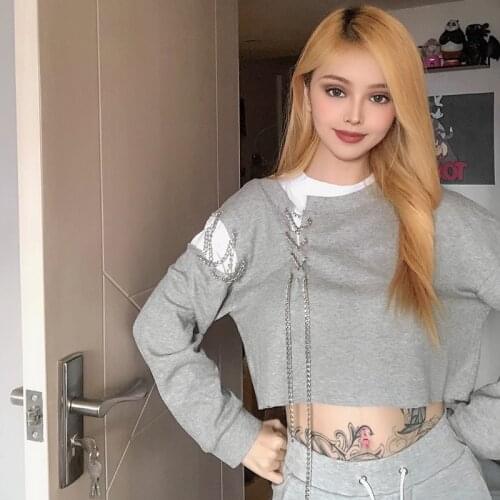 Sweet and cool girl design sense fake two-piece gray sweater women autumn short loose chain top all-match