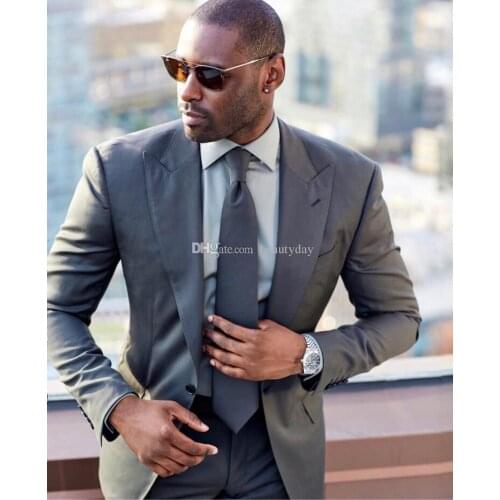 High Quality One Button Gray Groom Tuxedos Peak Lapel Groomsmen Mens Suits Blazers (Jacket+Pants+Tie) W:758