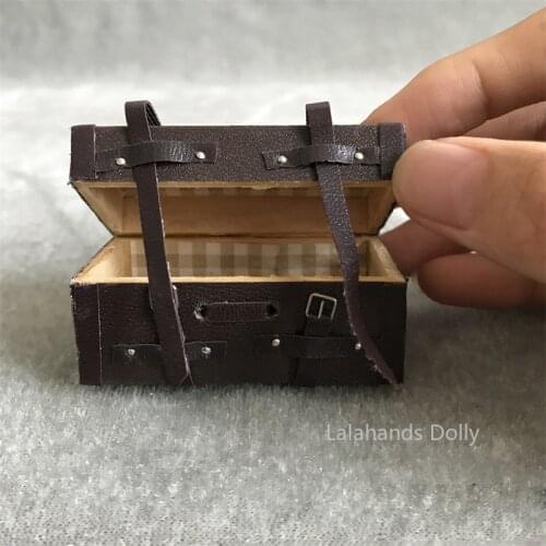 1:12Dollhouse Mini Vintage Leather Suitcase Model for Dollhouse Furniture Decoration Accessories