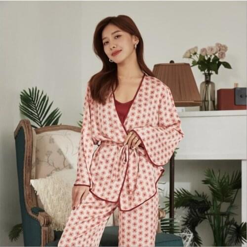Women Sleepwear Pajamas Women New Artificial Silk Pajamas Fashion and Wind Robe Three-piece Set of Small Flowers Sleepwear Women