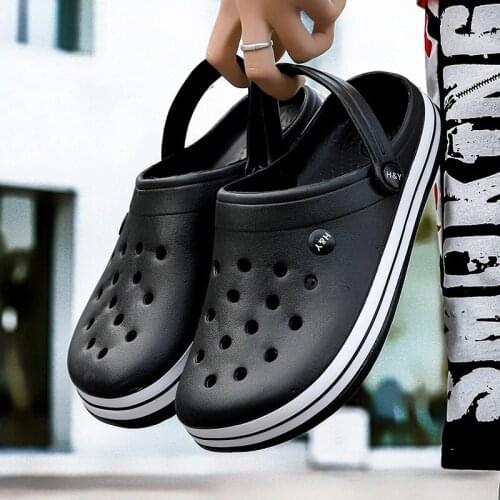 2021 Boy Sandals Crocks Summer Hole Shoes Crok Rubber 0 Mens EVA Garden Shoes Black Beach Flat Men Sandals Slippers