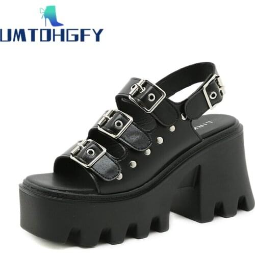 2022 Summer Womens Sandals 9cm Platform Shoes Black Leather Ins Hot Buckle Strap Rivets Baotou Trekking Punk Flats Patry 3116-3