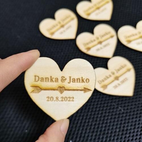 50pcs Personalized custom Engraved wedding name and date Love Heart wooden Wedding Gift Table Decoration Favors Candy Tags