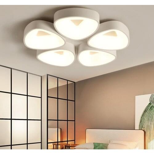 Nordic Creative Modern Ceiling Lamp Simple Petal-shaped Light for Living Room Bedroom Dining Room Decor LED Remote Control Lamps