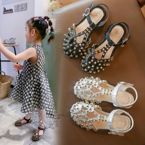 Girls Toes-covered Sandals 2021 Summer New Rivet Hollow Fashion Girl Princess Shoes Soft Bottom Flats Causal Cool Hot In Kids