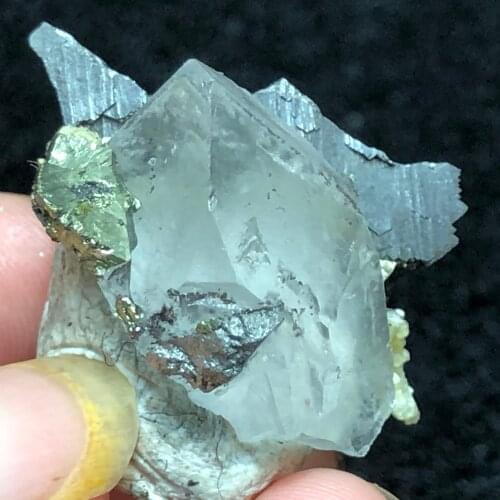 12.3gNatural crystal cluster and toxic sand brass mica mineral specimen healing teaching stone home decoration treasures