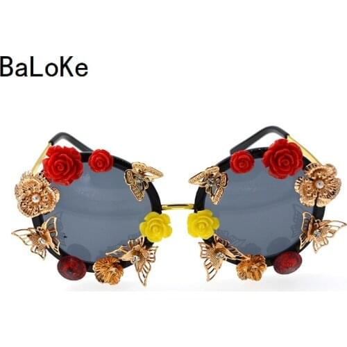 New Arrival Brand Designer Sunglasses Women Red Flowers Baroque Style Elegant Sunglasses For Ladies Beach Summer Eyewear