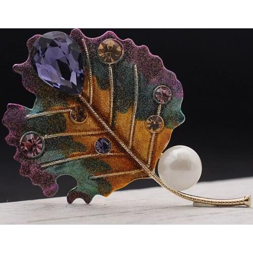 Brand Enamel Leafs Brooches Pendant For women Wedding Jewelry Perfect Pearl Hijab Pins Broaches Hats Accessories Gold Scarf Pin