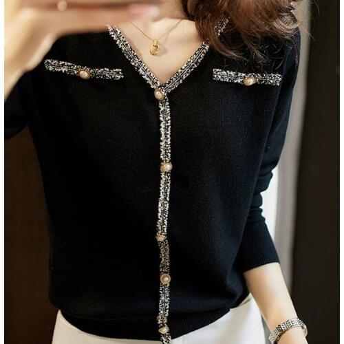 French Tassel Edge Pearl Button Long Sleeve T-shirt Womens Small Fragrance Spring New Korean Loose Bottomed Sweater Fashion