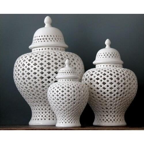 Gold/Silver Simple Modern Hollows Jar Hollows temple Jar Home Furnishing Creative Ceramic pot Ornaments white porcelain jar