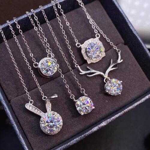 UILZ Cute Elk Star Short Necklace for Women Ins Hot Sale Shiny Zircon Choker Birthday Gift Wedding Christmas Jewelry Pendant