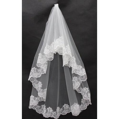 One Layer Big lace Edge Appliqued New Arrival Fashional Design for Weddings Elegant Beautiful Cheap Bridal Veils