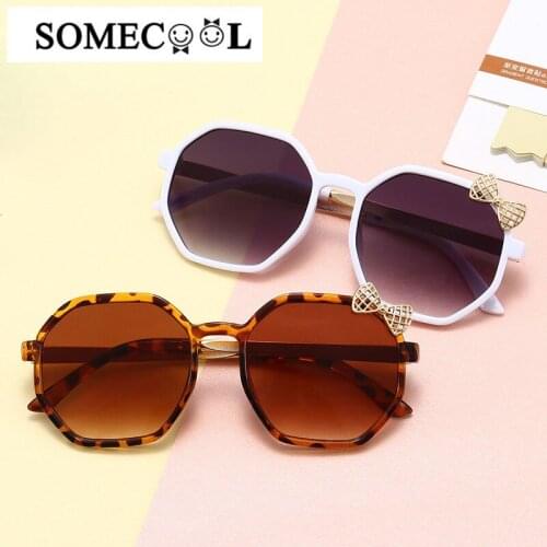 Brand new kinder zonnebril 2020 girls Cute glasses with Metal Bow Stage Party Sun glasses Model Show Cool UV400 Eyewear N834