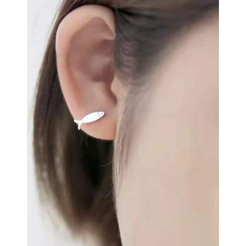 Fashion Asymmetric Cat Fish Earrings Female Simple Temperament Earrings Cute Cat Earrings Women Small Jewelry Explosion Earrings