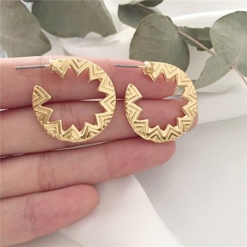 Trendy Gold Color Plating Zigzag Textured Circled Hoop Earrings For Women Girl Elegant Chic Modern Jewelry Accessory