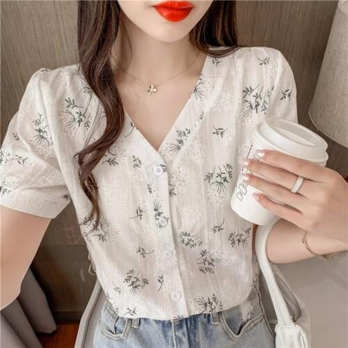Chikichi Sweet Cotton Linen Floral Embroidered Top 2021 Summer New Fashion V-neck Pure Cotton Casual Short Sleeve Shirt