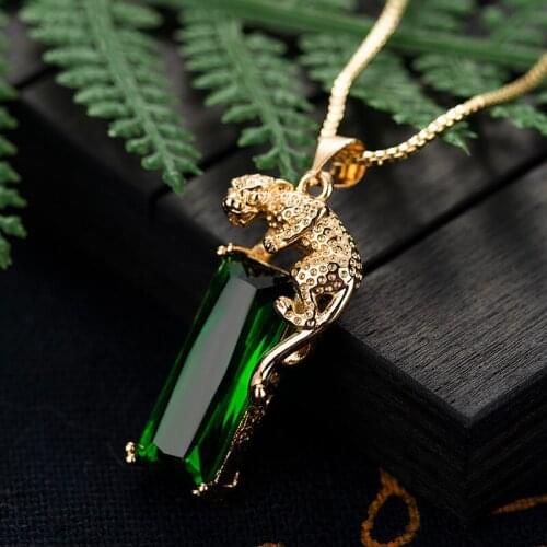 Vintage Carving Oval green Gemstones natural emerald Pendant Necklaces for Women 18k Gold Diamonds Choker Jewelry gold jewelry