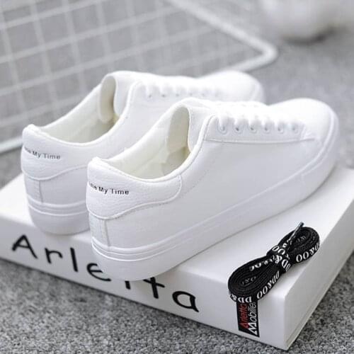 Plus Size Women Sneakers Casual Concise White Sneakers for Women Spring Autumn Solid Color Leather Vulcanized Shoes 2021 New