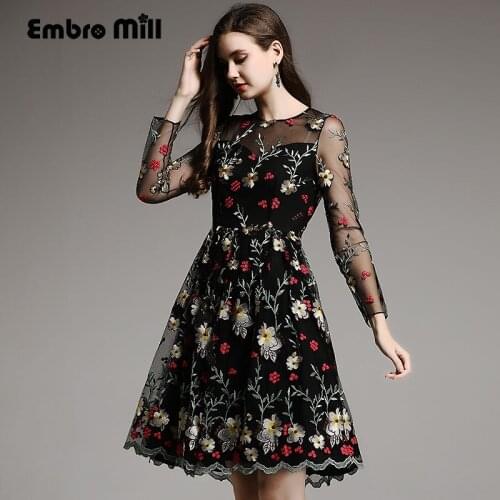 Bud royal retro embroidery dress women autumn Vintage lace Christmas slim floral elegant lady Chinese style party dress S-XXL