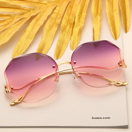 Fashion Tea Gradient Sunglasses Round Shades Women Metal Curved Temples Sun Glasses Female UV400 Eyewear oculos de sol