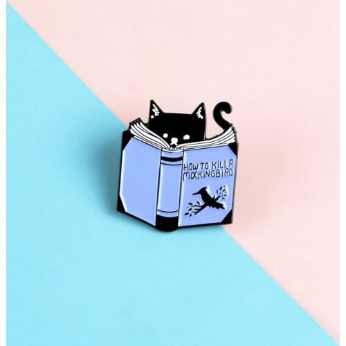 Funny Black Cat Reads Book Metal Pins Learn "HOW TO KILL A MOCKINGBIRD" Brooches Badges Lapel Pins Jewelry Fun Gifts for Friends