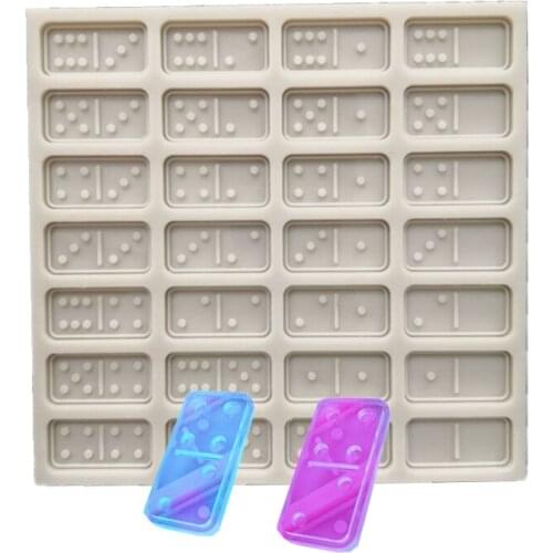 D099 Domino silicone mold is used in the manufacturing process of epoxy resin for cake decoration and resin crafts