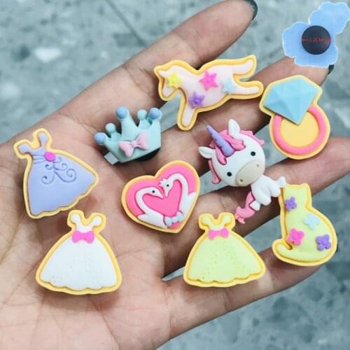 1pcs Resin Dress Heart Girls Shoes Accessories Garden Shoe Decorations For Croc Jibz Charm Children X-mas Present