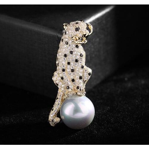 Wedding Pearl Leopard Brooches Pin for Suit Luxury Designer Pins Brooches for Women 2021 Fashion Mens Bouttoniere