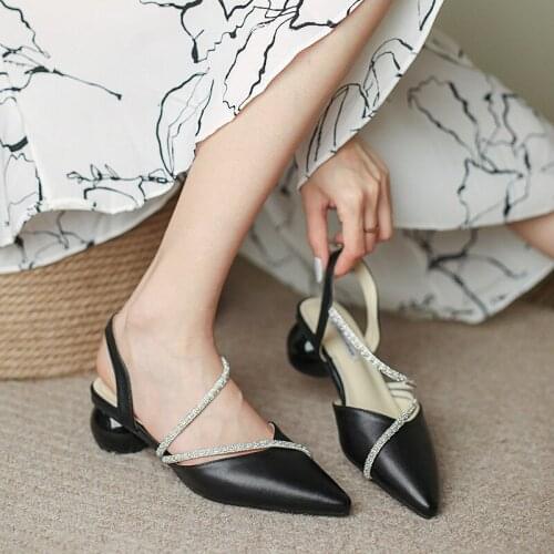 2021 New Fashion and Popular Womens Thick High Heels Pointed Toe Caps Foot Straps Women Sandals Banquet Women High Heels