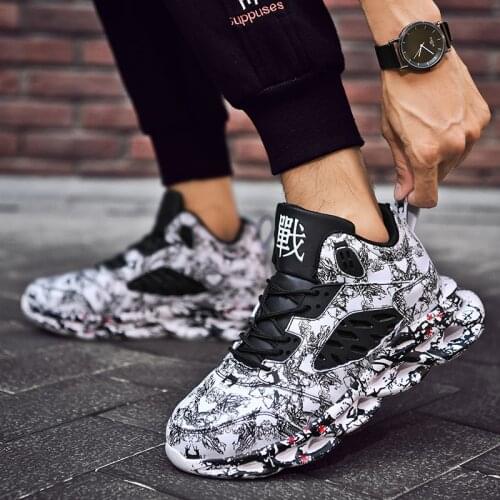 Youth Trend Graffiti New Mens Sports Shoes Casual Shoes Spring and Autumn Street Comfortable Upper Walking Shoes