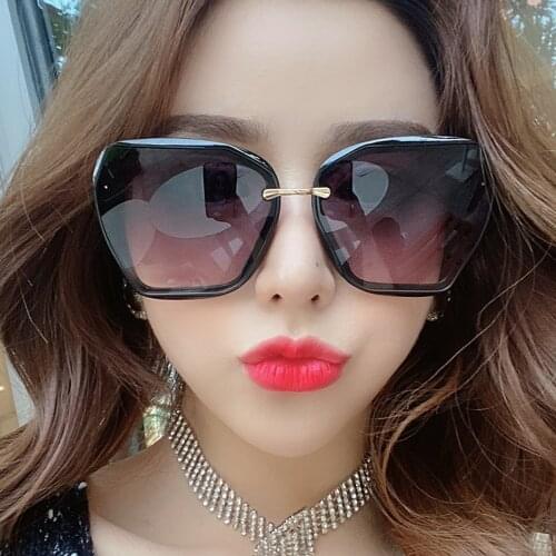 2021 Square Oversized Sunglasses Women Brand Designer Rhinestones Metal Leg Eyeglasses Classic Flat Top Oculos De Sol Feminino