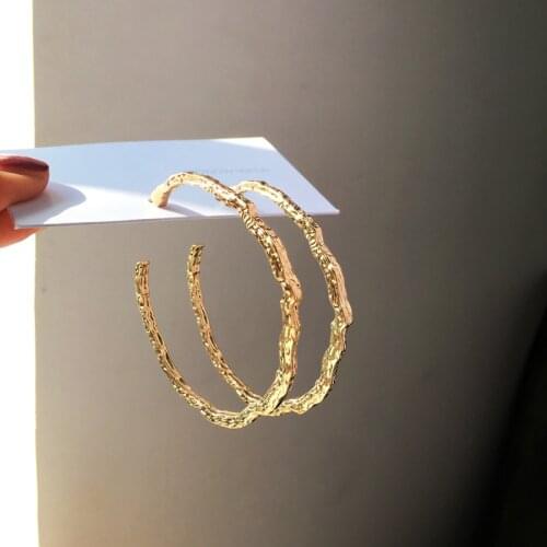 S925 needle Fashion Hoop Earrings New Design Metal Alloy Texture Surface Golden Plating Women Earrings For Party Gifts
