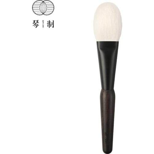 QINZHI Professional Handmade Make Up Brush Z202 Flat Round Blush Brush Soft Saibikoho Goat Hair Makeup Brushes
